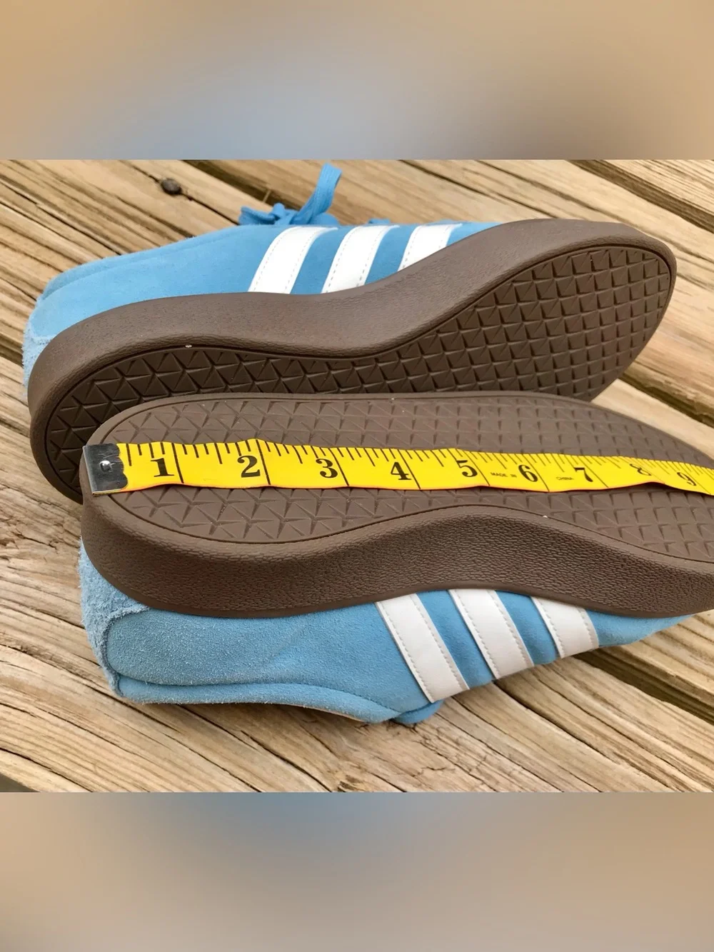 Mens 7 Womens 9 ADIDAS Light Robin Egg Blue Gum Bottom Lace Up Sneakers